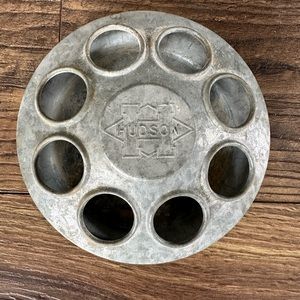 Farmhouse Hudson Chick Feeder